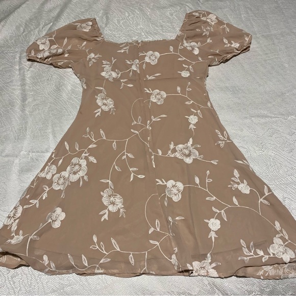 Altar’d State floral dress - Picture 2 of 3